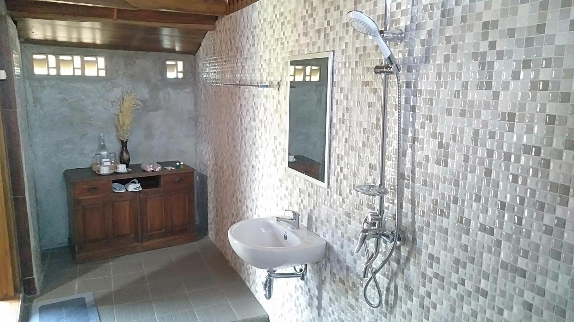 Bujak Permai Villa Matahari Lombok Ntb Praya Exterior foto